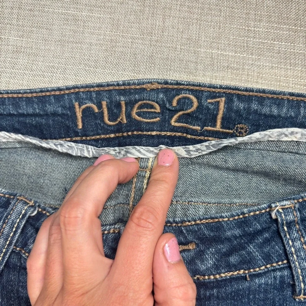 Rue‎ 21 Jeans Women's Size 5/6 Regular (W36 L32) Low-Rise Boot Cut Embroidery